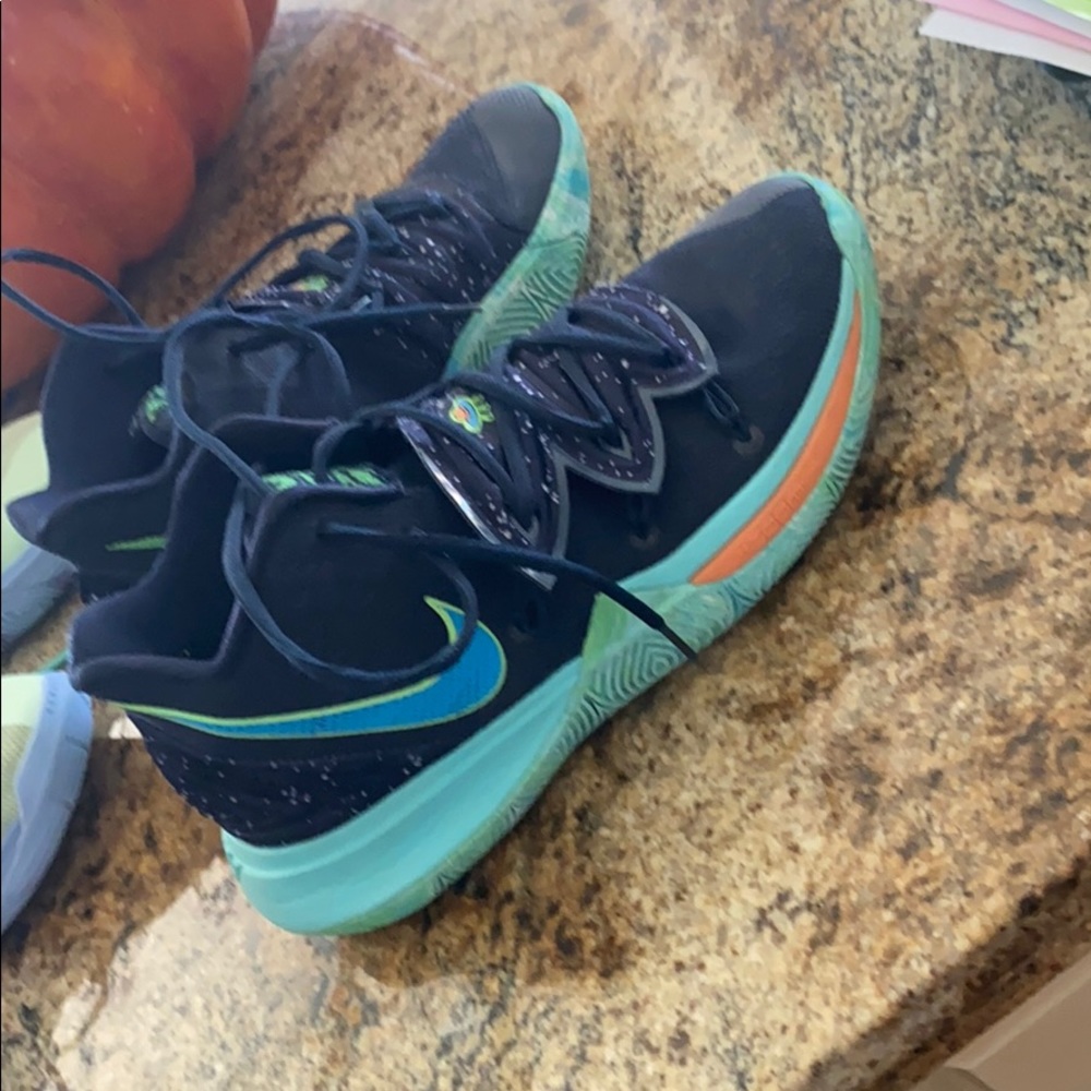 Kyrie 5 UFO